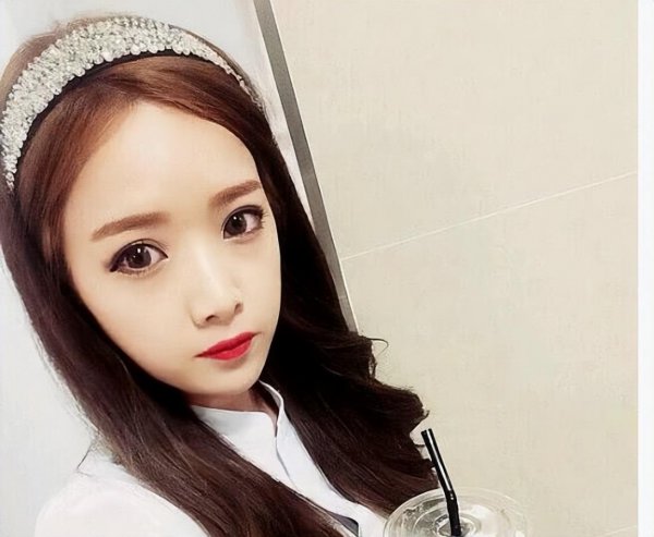 网红鼻祖恩典如今怎么样了