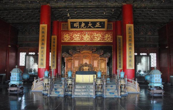 乾清宫是用来干什么的