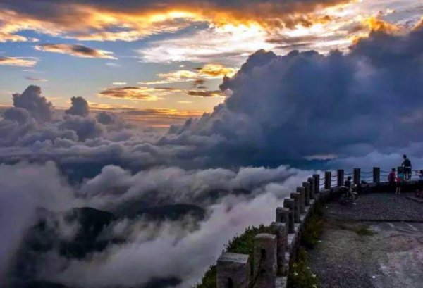 广东最高的山峰是什么山