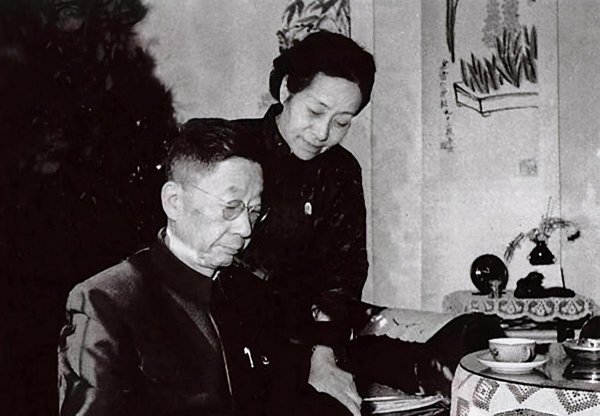 作家老舍活了多少岁