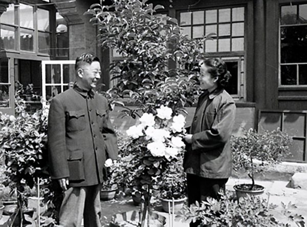 作家老舍活了多少岁