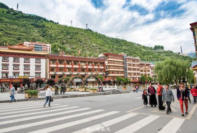 康定海拔多少米 四川康定夏天很凉快是避暑的好去处