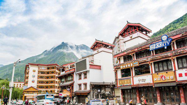 康定海拔多少米