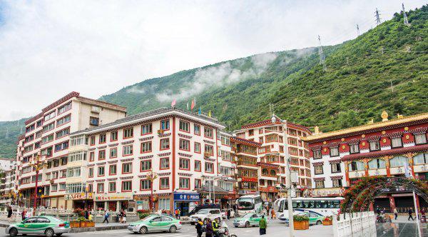 康定海拔多少米