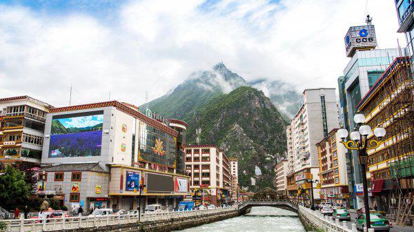 康定海拔多少米