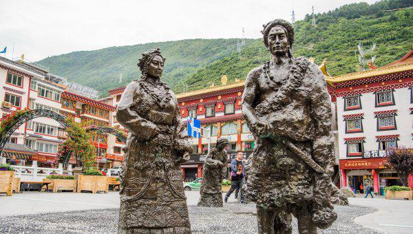 康定海拔多少米