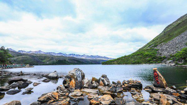 康定海拔多少米