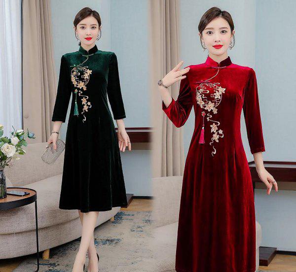 女儿出嫁妈妈穿什么服装合适