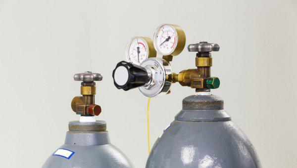 氮气比空气重还是轻