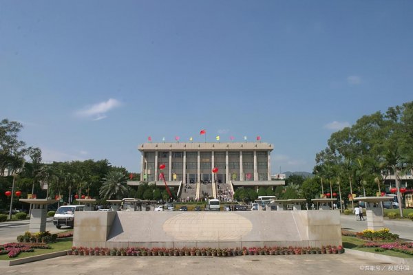 厦门华侨大学是几本学校