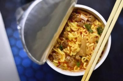 泡面泡几分钟最好吃 为什么泡面泡够3分钟才口感最佳