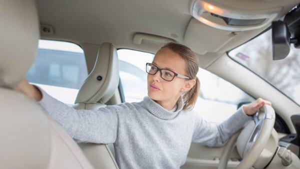 倒车方向盘左右分口诀