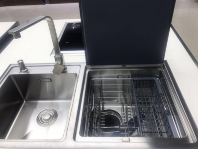 碗槽洗碗机好用吗 家用水槽式洗碗机的优缺点分析