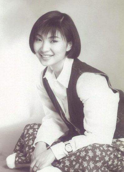 歌手陈红第一任丈夫是谁