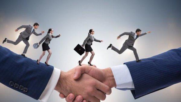 十年大运转运前一年感应预兆