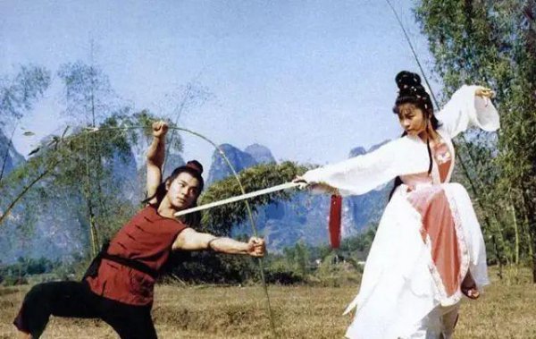 李连杰前妻黄秋燕现状如何