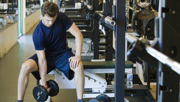 初学哑铃基础动作有哪些