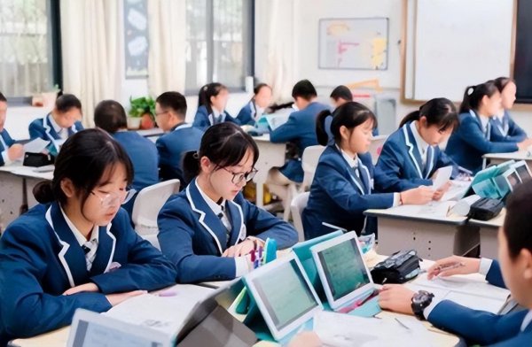 千万不要让孩子上私立学校