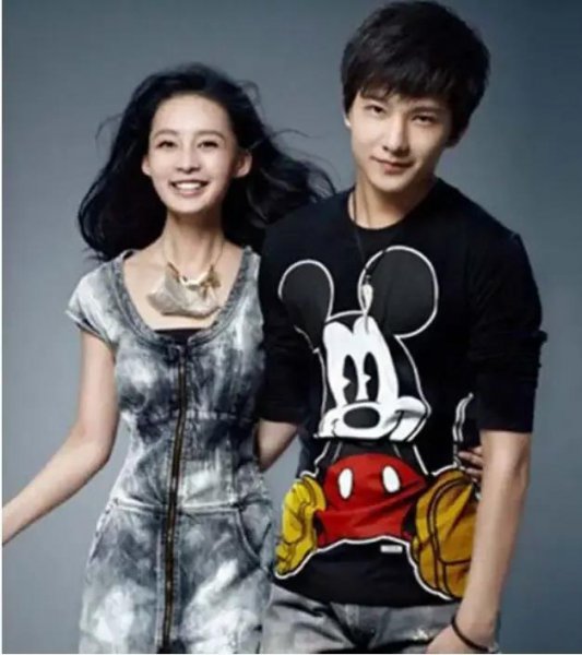 演员杨洋和谁谈过恋爱