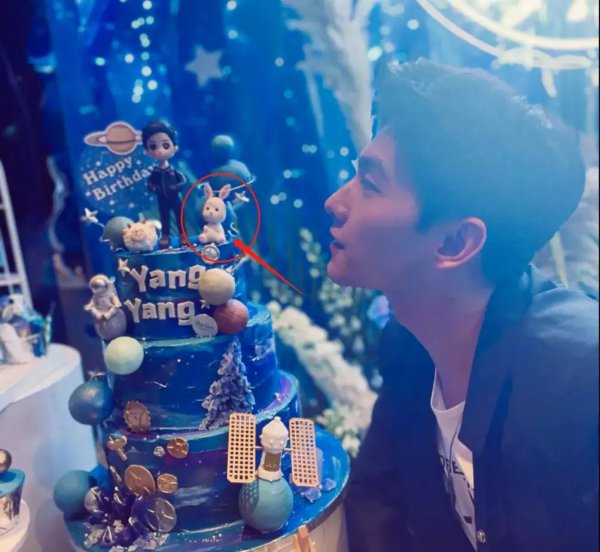 演员杨洋和谁谈过恋爱