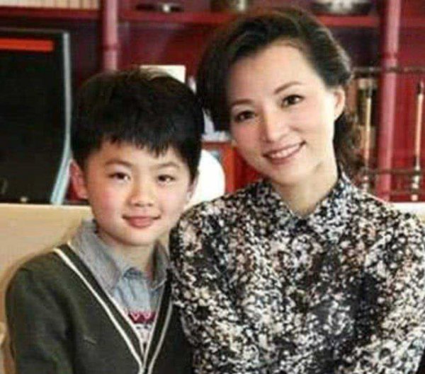 董卿为什么消失了一段时间