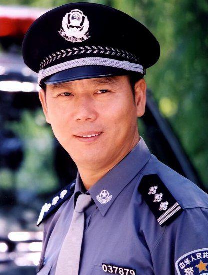 李成儒的个人资料简介