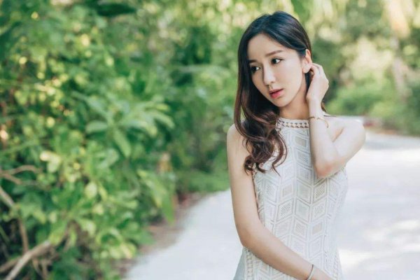 爱情公寓胡一菲是谁扮演的