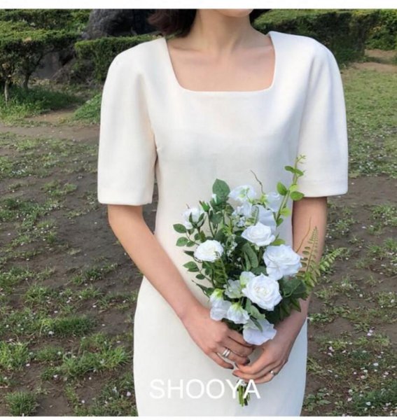 结婚穿婚纱里面下身穿什么衣服