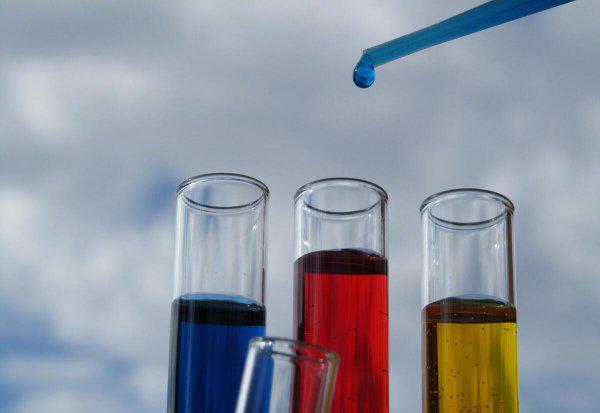 读卫校的费用一年多少钱