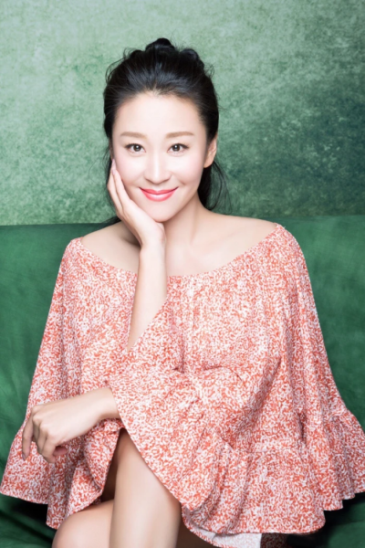 罗晋前女友苗圃的个人资料