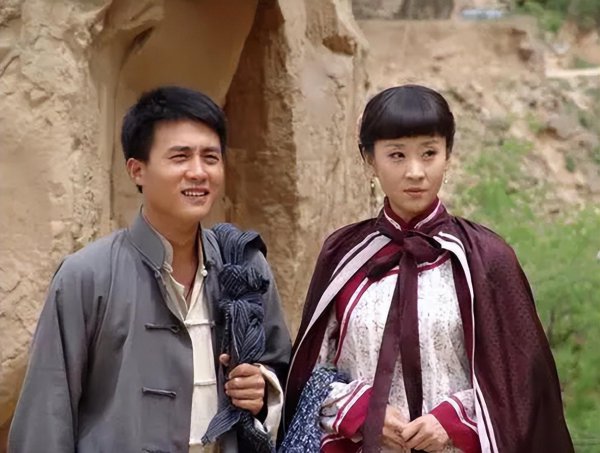 罗晋前女友苗圃的个人资料