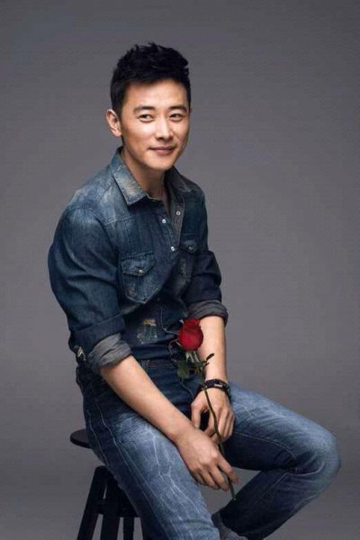 罗晋前女友苗圃的个人资料