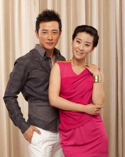 罗晋前女友苗圃的个人资料