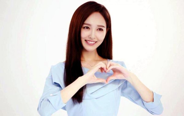 罗晋前女友苗圃的个人资料