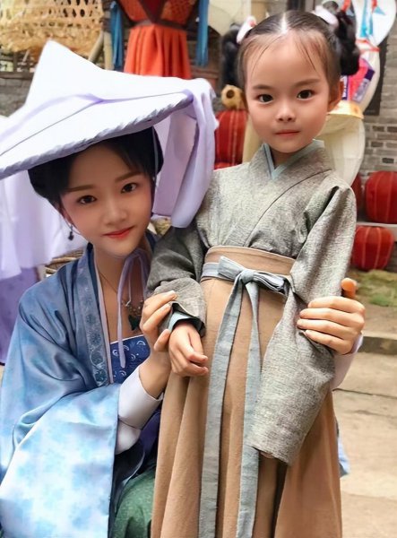 亲爱的小孩里面的禾禾扮演者