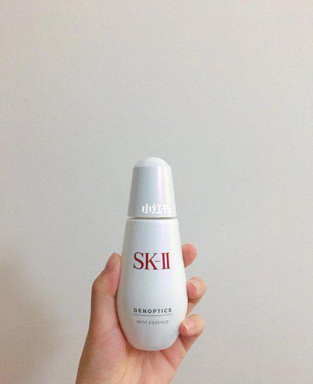 小灯泡和小银瓶哪个祛斑效果好