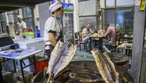 新疆晚上8点北京是几点时间