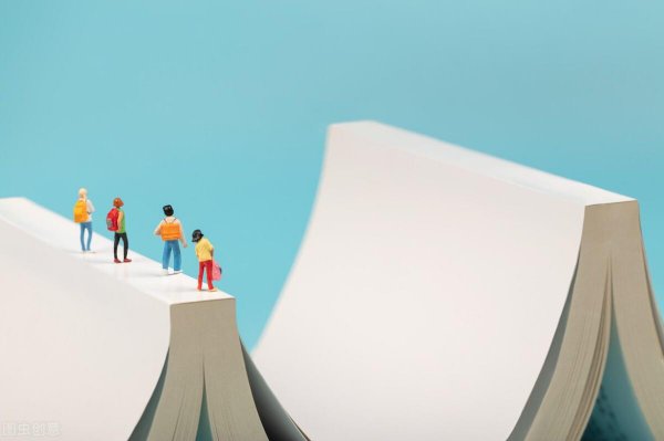 具体解释网络用语内卷与躺平是什么意思