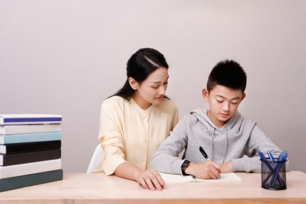 具体解释网络用语内卷与躺平是什么意思