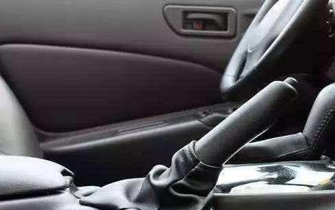 手刹拉了还溜车怎么办