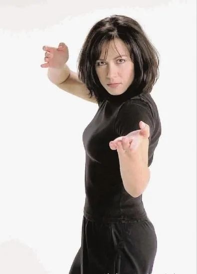 李香凝个人资料简介