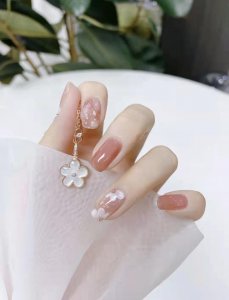 2023年流行的美甲图片 今年受欢迎显白又好看的美甲