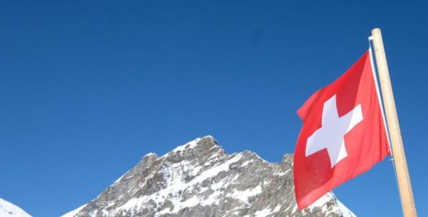 瑞士在欧洲哪个位置方位