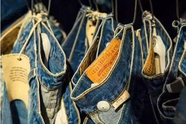 牛仔裤掉颜色有什么办法处理