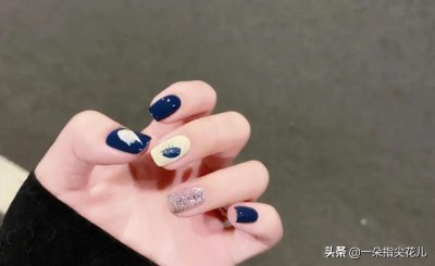 手偏黑偏黄适合什么颜色美甲 适合黑黄皮的好看美甲颜色