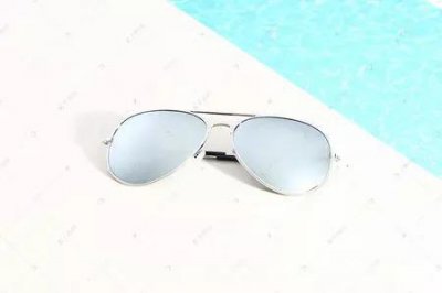 墨镜偏光和非偏光有什么区别 偏光太阳镜适合日常佩戴吗