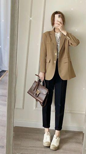 驼色显白还是显黑呢