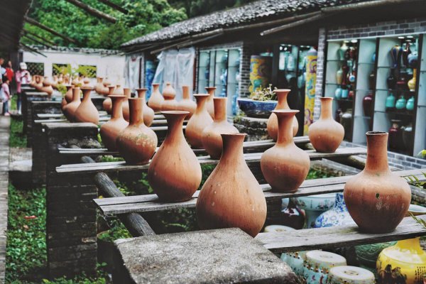 被誉为瓷都的景德镇位于哪个省份