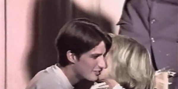 法国总统老婆比总统大几岁