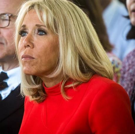 法国总统老婆比总统大几岁